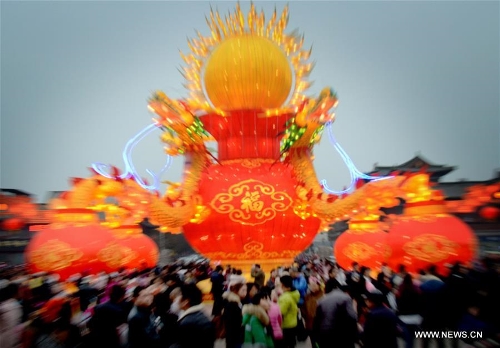 People greet Lantern Festival in central China - Global Times