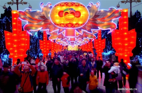 People greet Lantern Festival in central China - Global Times