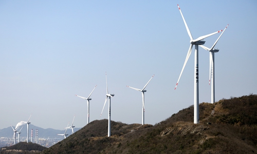 On Monday, 17 turbines generate electricity at the Jintangfeng wind farm (????) in Zhoushan, East China’s Zhejiang Province. In 2019, total of 44.59 million kilowatt hours of electricity were fed into the grid, eliminating about 44,500 tons of carbon emissions in theory. Photo: cnsphoto