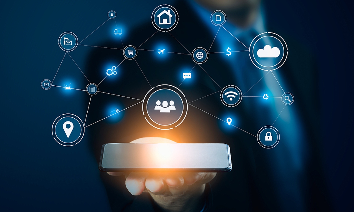 Mobile app Illustration: VCG