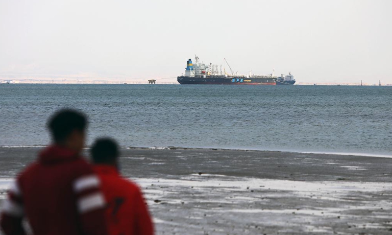 Ships wait to pass the Suez Canal in the Gulf of Suez, Egypt, on March 26, 2021. Egypt's Suez Canal Authority (SCA) said on Thursday that it has temporarily suspended navigation through the world's busiest shipping course until the grounded cargo ship is completely freed.Photo:Xinhua