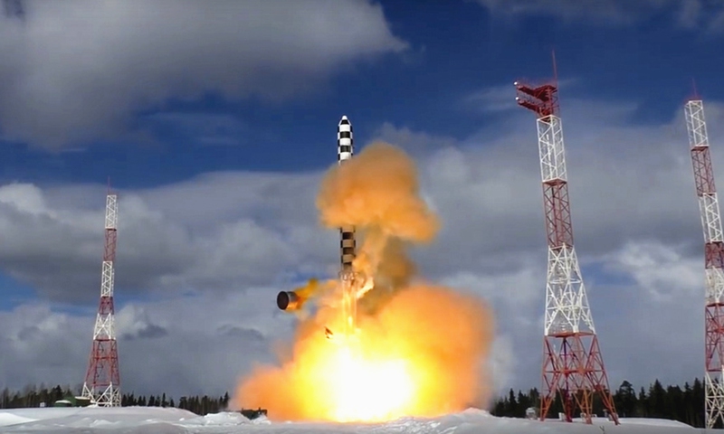 In this screenshot of footage provided by the Russian Defense Ministry, a Sarmat intercontinental ballistic missile blasts off during a test launch from the Plesetsk cosmodrome in northwest Russia, March 30, 2018.(Photo: Xinhua)