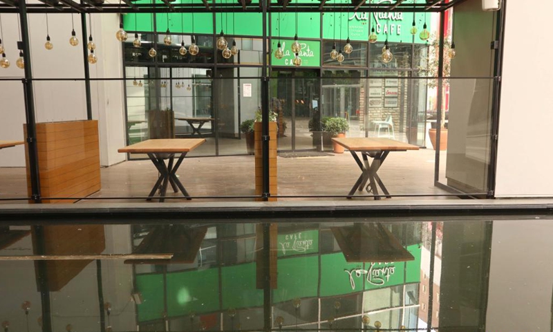 A coffee shop is seen closed during the lockdown in Istanbul, Turkey, May 3, 2021. Turkey is currently under full lockdown that began on Thursday and will last until May 17, in an attempt to reduce the growing COVID-19 cases ahead of the tourism season. (Xinhua/Xu Suhui)