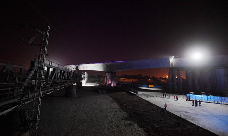 Photo taken on early May 8, 2021 shows the construction site of a swivel bridge along the Beijing-Guangzhou railway of the expansion project of the Fengtai railway station in Beijing, capital of China.Photo:Xinhua