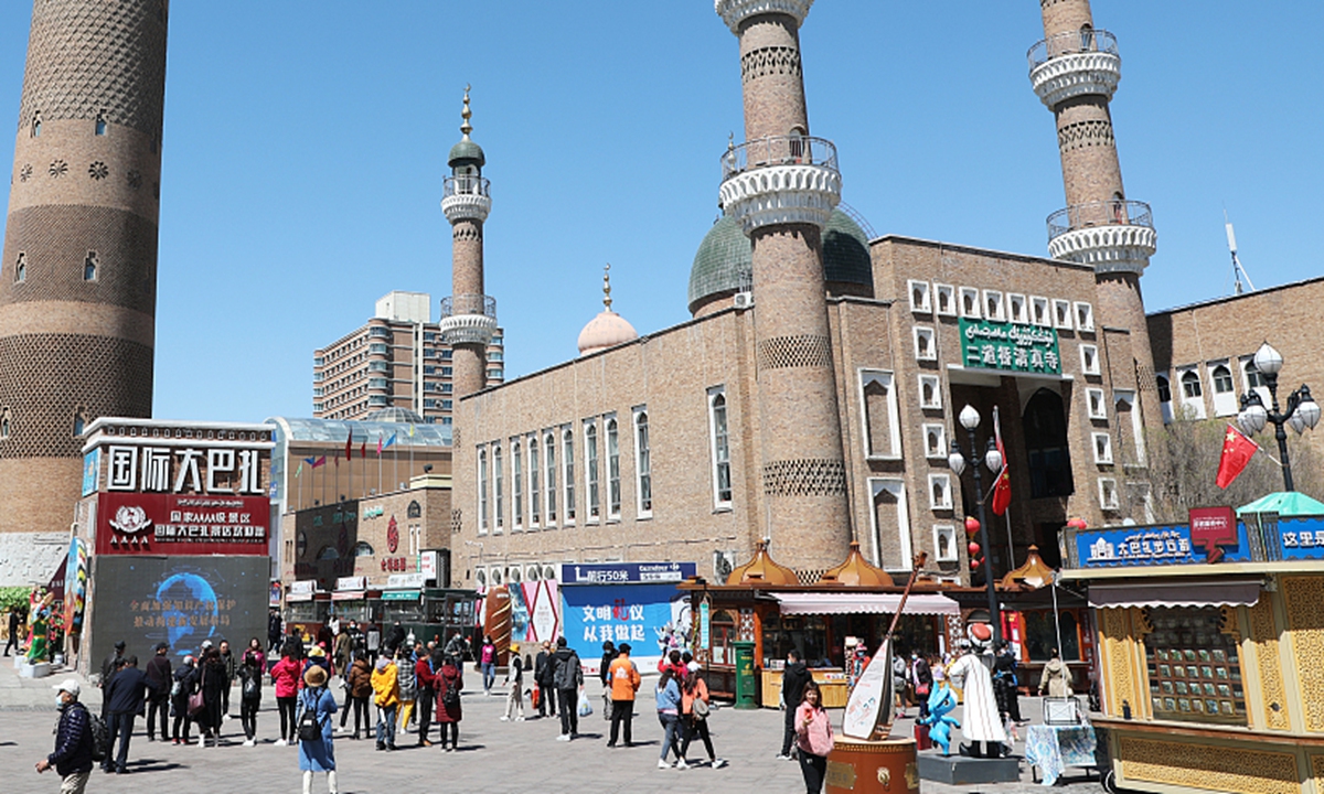 The photo taken on April 25, 2021 shows the Grand Bazaar in Urumqi, capital of Northwest China's Xinjiang Uygur Autonomous Region. Photo: CFP