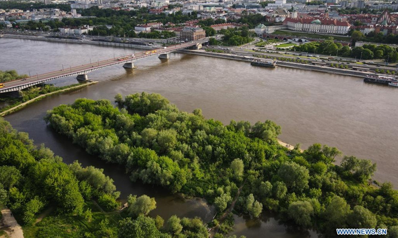 Aerial photo taken on May 21, 2021 shows a view of the Vistula river in Warsaw, Poland. The Middle Vistula Valley is included in the EU's Natura 2000 network of protected areas with unique habitats for endangered species of flora and fauna. (Photo: Xinhua)