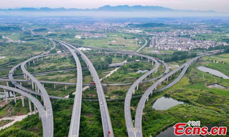 The aerial photo taken on May 26, 2021 shows the Huailu hub of the Zhuyong Expressway in east China’s Zhejiang Province. It stretches 8,947 meters in length, with a total investment of 420 million yuan (near 66 million US dollars).Photo:China News Service
