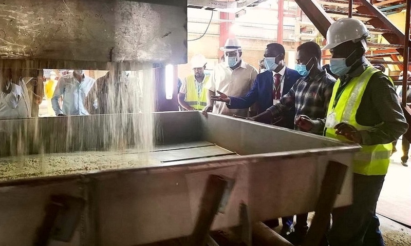Representatives from Ethiopian and Chinese side visit the workplace of Tana Beles No.1 sugar factory in Amhara regional state, Ethiopia, on June 6, 2021.(Photo: Xinhua)