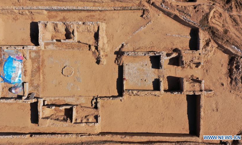 Undated aerial photo shows the site of a temple called Xianying Palace at the remains of the Qingpingbao castle, located in Jingbian County, Yulin City of northwest China's Shaanxi Province. The remains of a Great Wall castle dating back to the Ming Dynasty (1368-1644) were discovered in northwest China's Shaanxi Province, said the Shaanxi Academy of Archaeology Tuesday. Architectural relics, including two courtyards, were found at the remains of the Qingpingbao castle.(Photo: Xinhua)