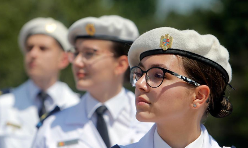 Military academy students attend a ceremony marking the Heroes' Day at the Tomb of the Unknown Soldier in Bucharest, Romania, on June 10, 2021.  Photo: China News Service