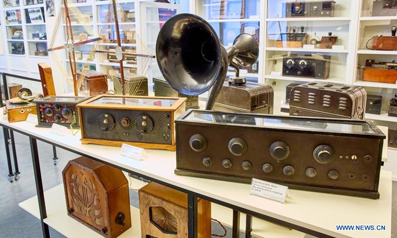 Photo taken on June 9, 2021 shows the collection of the Phonomuseum in Vienna, Austria. The Phonomuseum has 1000 exhibits, of which around 300 are on display. The main hall is entitled Edison's legacy - when machines learned to speak - phonographs and gramophones from 1877 to 1939. (Photo by Georges Schneider/Xinhua)
