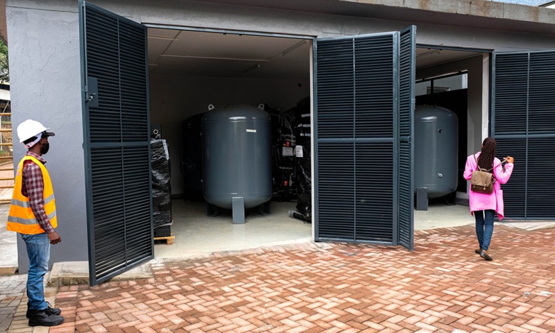 The photo taken on June 18, 2021 shows newly installed oxygen plant at Mulago Referral hospital in Kampala, Uganda, June 18, 2021.(Photo: Xinhua)