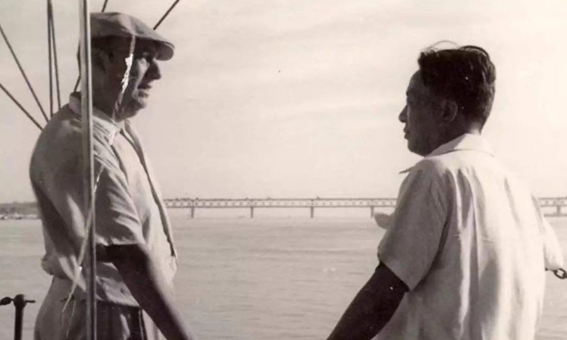 Pablo Neruda and Ai Qing on a Cruise Trip on the Yangtze River