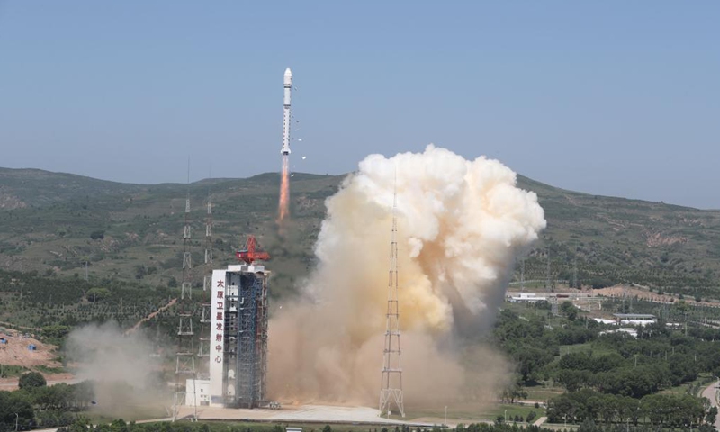 A Long March-2D rocket carrying the satellite Jilin-1 01B blasts off from the Taiyuan Satellite Launch Center in north China's Shanxi Province, July 3, 2021. This was the 376th flight mission of the Long March rocket series, the launch center said. Photo:Xinhua