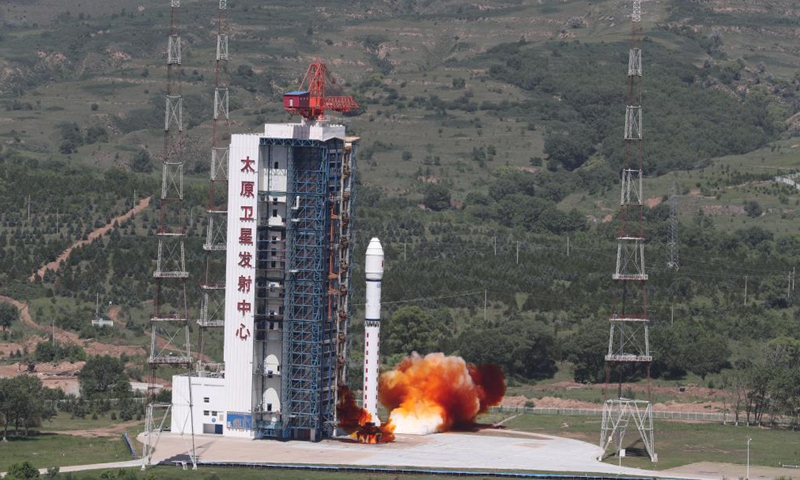A Long March-2D rocket carrying the satellite Jilin-1 01B blasts off from the Taiyuan Satellite Launch Center in north China's Shanxi Province, July 3, 2021. This was the 376th flight mission of the Long March rocket series, the launch center said. Photo:Xinhua