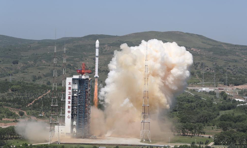 A Long March-2D rocket carrying the satellite Jilin-1 01B blasts off from the Taiyuan Satellite Launch Center in north China's Shanxi Province, July 3, 2021. This was the 376th flight mission of the Long March rocket series, the launch center said. Photo:Xinhua