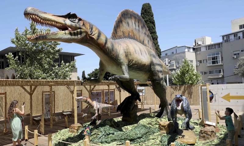 People visit an exhibition of dinosaurs at Madatech, Israel National Museum of Science, Technology and Space, in the northern Israeli city of Haifa, July 13, 2021.(Photo: Xinhua)