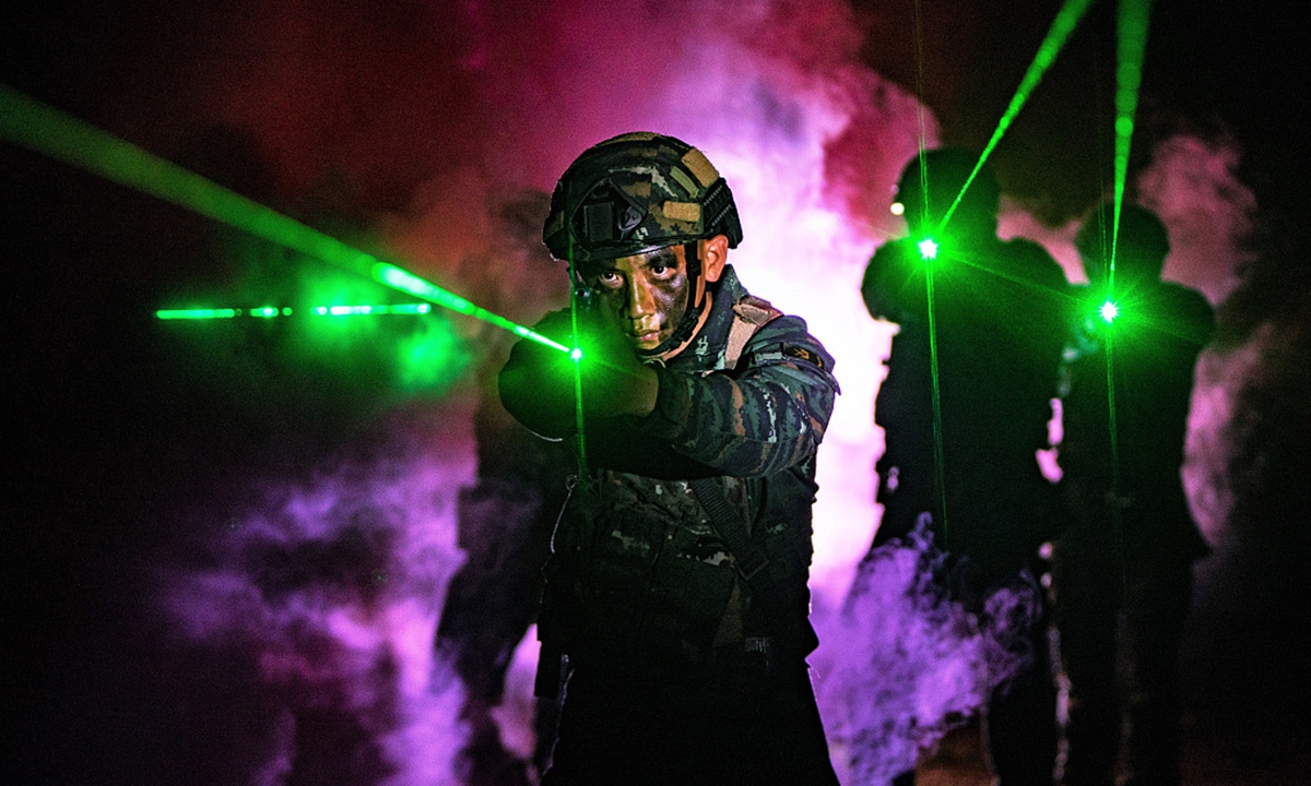 Armed police officers in Hezhou, Guangxi Zhuang Autonomous Region conduct an anti-terrorism exercise on April 6, 2021. Photo: CFP