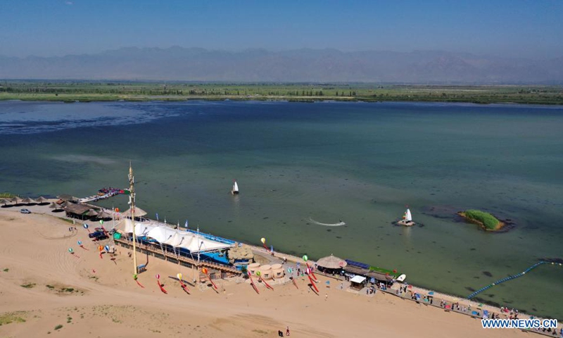 Aerial photo taken on July 31, 2021 shows the scenery of the Shahu Lake scenic area in Pingluo County, Shizuishan, northwest China's Ningxia Hui Autonomous Region.(Photo: Xinhua)
