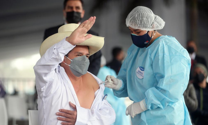 Peru's President Pedro Castillo receives a dose of China's Sinopharm COVID-19 vaccine in Lima, capital of Peru, on Aug. 6, 2021. Pedro Castillo on Friday expressed confidence in China's Sinopharm COVID-19 vaccine after receiving his dose.Photo:Xinhua