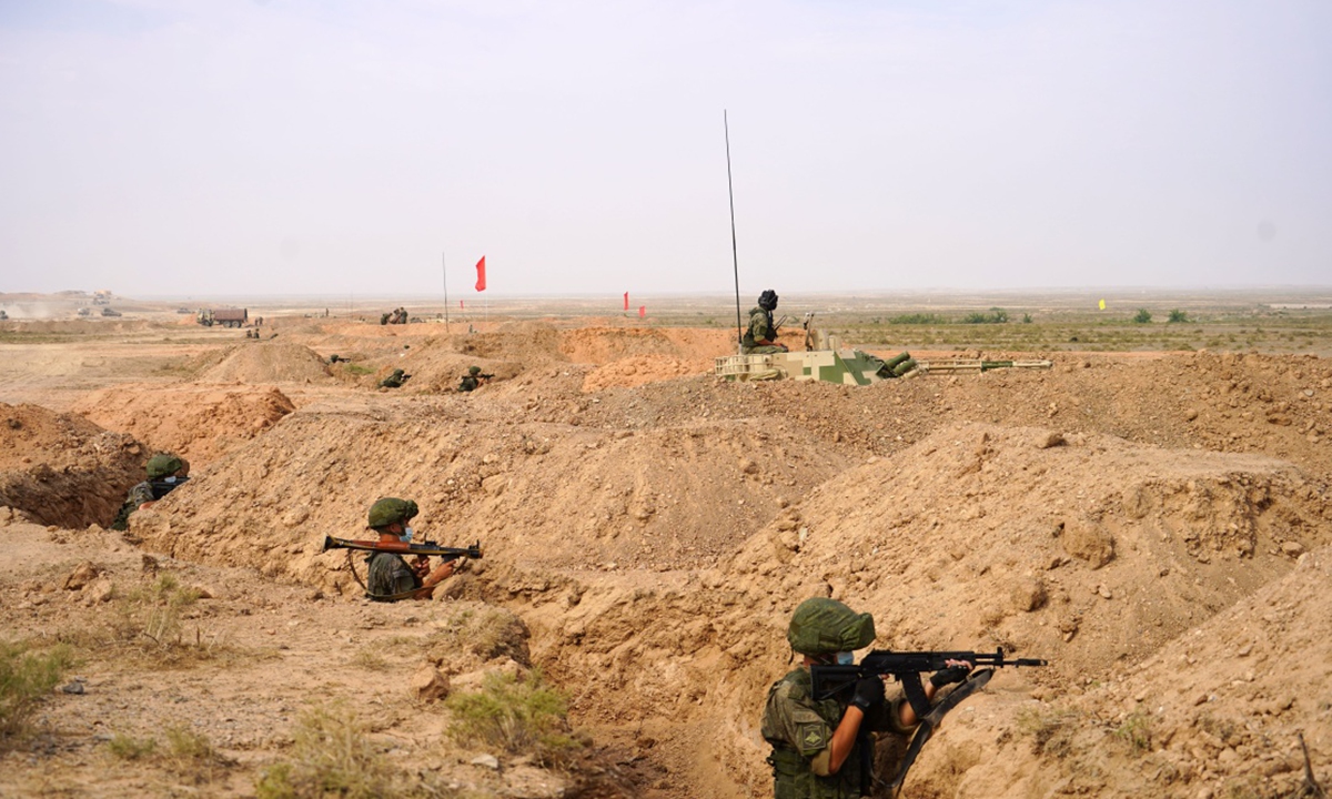 Military personnel conduct adaptive training for a joint military drill on Aug. 3, 2021. A joint military exercise by the Chinese and Russian armies will be held from Aug. 9 to 13 at a training base of the People's Liberation Army (PLA) in northwest China's Ningxia Hui Autonomous Region.Photo:China Military