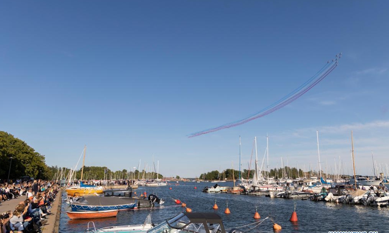 Patrouille de France of Armée de l'Air et de l'Espace perform at the Kaivopuisto Airshow in Helsinki, Finland, on Aug. 6, 2021. The Kaivopuisto Airshow 2021 was held here on Friday evening.Photo:Xinhua