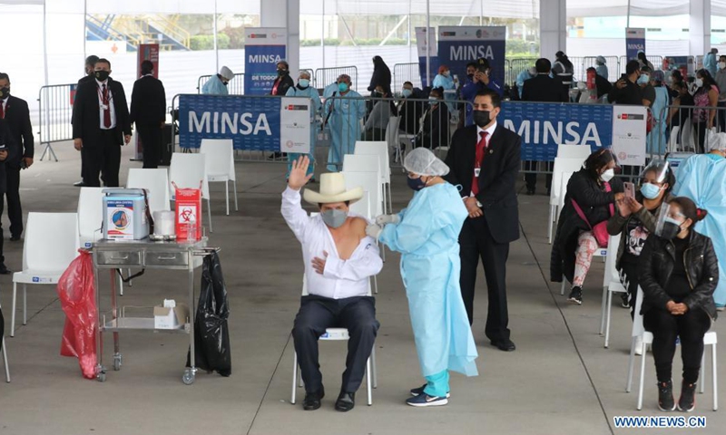 Peru's President Pedro Castillo receives a dose of China's Sinopharm COVID-19 vaccine in Lima, capital of Peru, on Aug. 6, 2021. Pedro Castillo on Friday expressed confidence in China's Sinopharm COVID-19 vaccine after receiving his dose.Photo:Xinhua