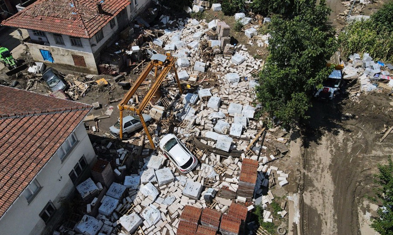 Aerial photo taken on Aug. 15, 2021 shows the debris left by flooding in the flood-hit area in the town of Abana, Kastamonu province, Turkey.(Photo: Xinhua)