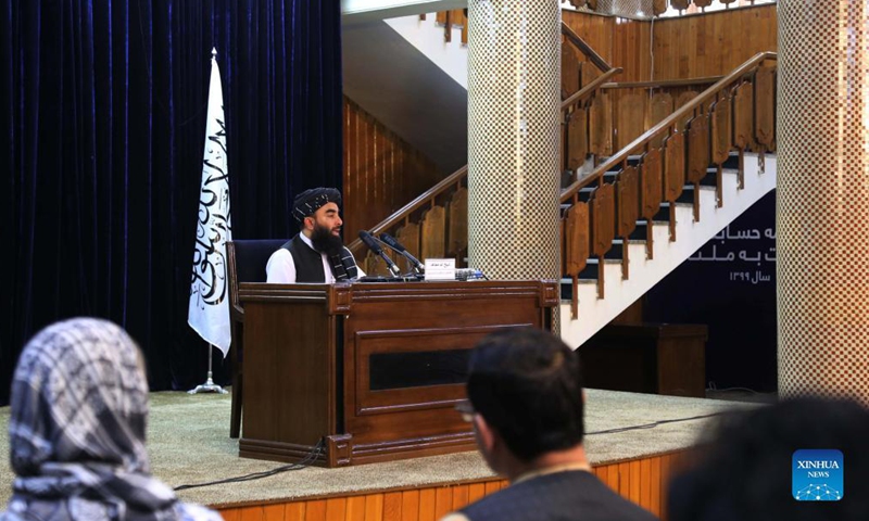 Taliban spokesperson Zabihullah Mujahid speaks during a press conference in Kabul, Afghanistan, Sept. 21, 2021. The newly-established caretaker government in Afghanistan has named remaining ministers and members, Taliban spokesperson Zabihullah Mujahid said Tuesday. The newly introduced members of the cabinet are professional personalities including doctors and highly educated persons, also from minorities, Mujahid told reporters at a press conference. (Photo: Xinhua)