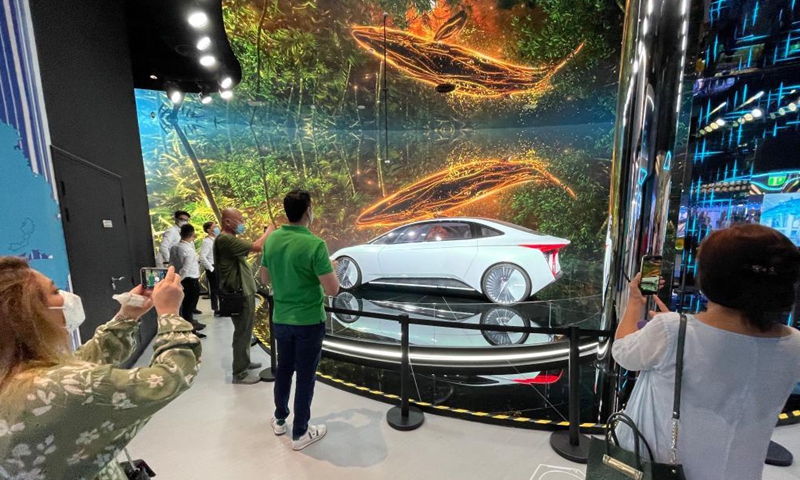 Photo taken on Oct. 1, 2021 shows a panda robot at the China Pavilion of Expo 2020 Dubai in Dubai, the United Arab Emirates. Covering an area of 4,636 square meters, the China Pavilion was designed with inspiration drawn from the traditional Chinese lantern, symbolizing hope, light and gathering.Photo:Xinhua