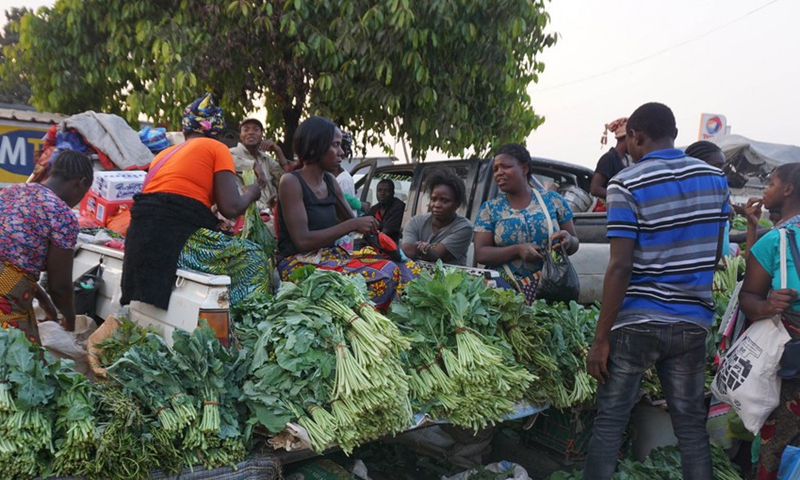 People are seen at a weekday market in Lusaka, Zambia, on Oct. 5, 2021.(Photo: Xinhua)
