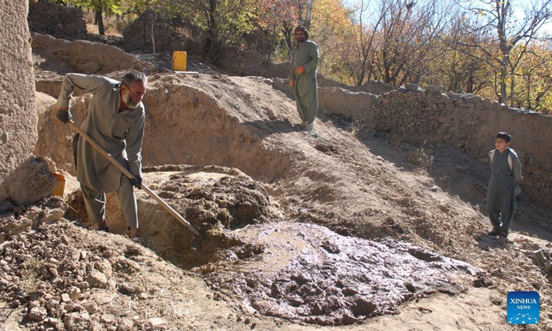 Displaced people rebuild a damaged house after returning to hometown in Jalrez district of eastern Wardak province, Afghanistan, on Oct. 15, 2021.Photo:Xinhua