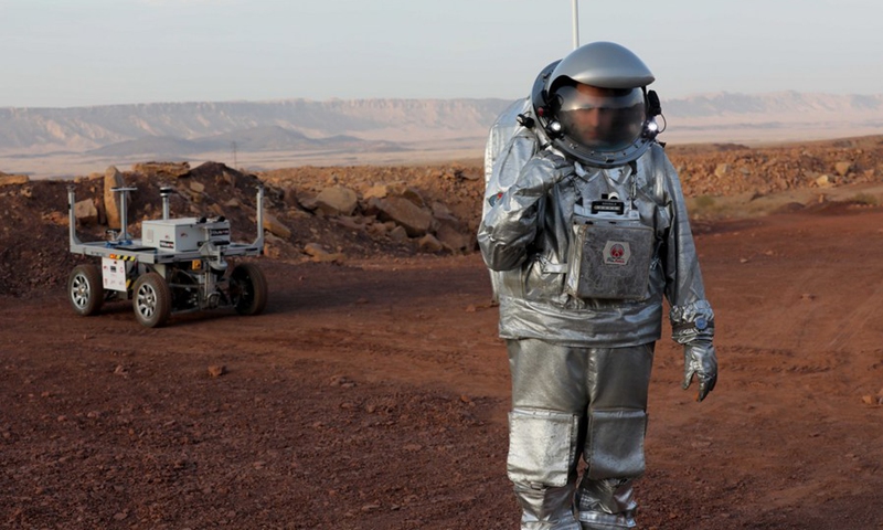 An astronaut is in a special training for Mars mission at the Ramon crater in Mitzpe Ramon in the Negev desert of southern Israel on October 31, 2021. (Photo: Xinhua)