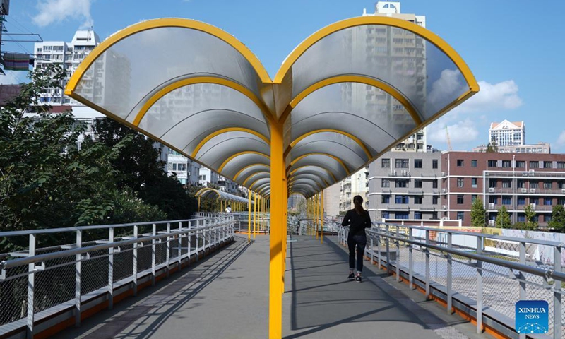 Photo taken on Oct. 31, 2021 shows a view of the Baixi Park in Putuo District of Shanghai, east China. Transformed from a market built on an old railway branch line, the Baixi Park is now a city park which provides citizens with space for exercise and entertainment.(Photo: Xinhua)