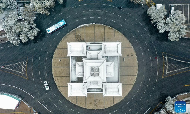 Aerial photo taken on Nov. 6, 2021 shows a snow scene in Yinchuan, northwest China's Ningxia Hui Autonomous Region. Yinchuan witnessed the first snowfall this winter Saturday.Photo:Xinhua