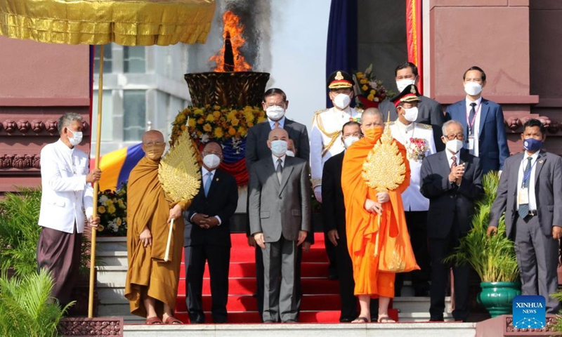 Cambodian King Norodom Sihamoni (4th L, front) attends the Independence Day celebration in Phnom Penh, Cambodia, Nov. 9, 2021. Cambodia on Tuesday marked the 68th anniversary of its independence from France in an hour-long ceremony held at the Independence Monument in the capital city Phnom Penh.(Photo: Xinhua)