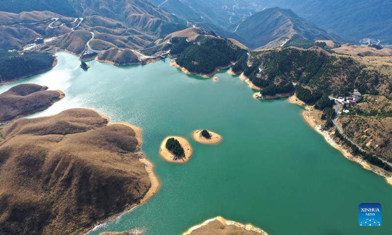 Aerial photo taken on Nov. 28, 2021 shows the scenery of Tianhu Lake national wetland park in Quanzhou County, south China's Guangxi Zhuang Autonomous Region. (Xinhua/Zhou Hua)