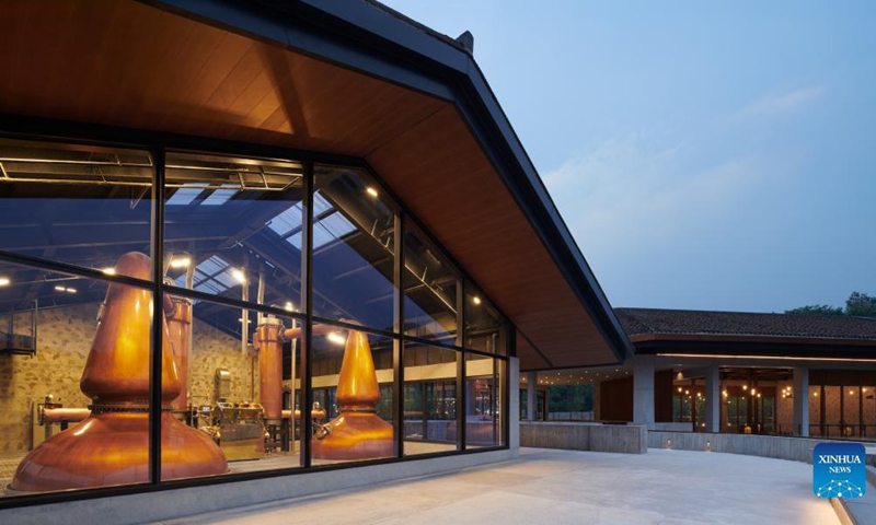 Undated photo shows a scene of the CHUAN Malt Whisky Distillery in southwest China's Sichuan Province.Photo:Xinhua