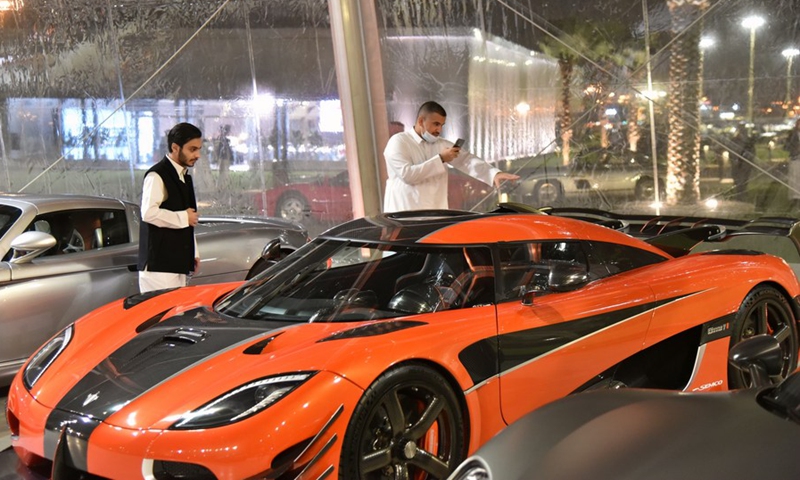 People visit the Riyadh Car Show 2021 in north Riyadh, Saudi Arabia, Nov. 24, 2021.(Photo: Xinhua)