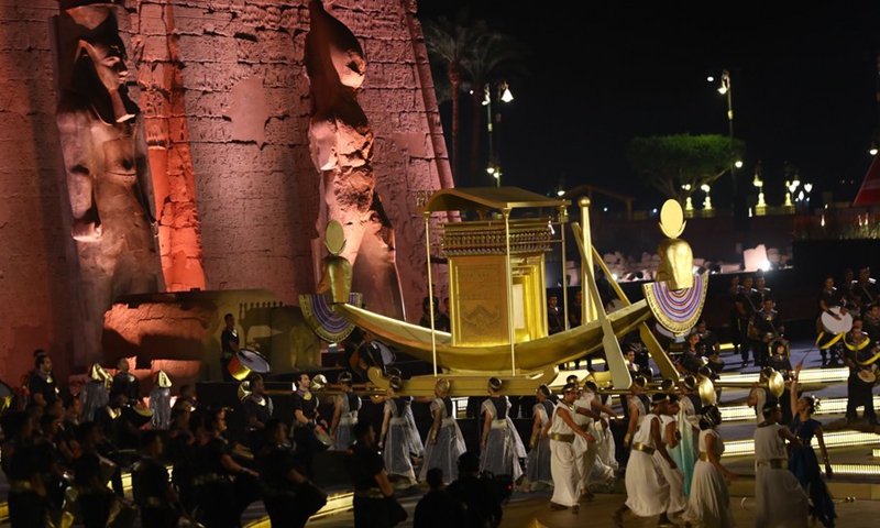 Actors represent the ancient Egyptian ritual of worshipping the god during the reopening ceremony of the Avenue of Sphinxes in Luxor, Egypt, Nov. 25, 2021.(Photo: Xinhua)