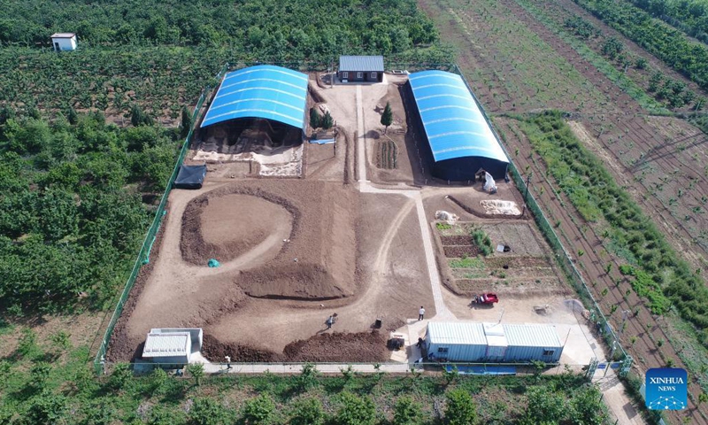 Aerial photo taken on May 15, 2019 shows No. 1 excavation site of the mausoleum located in Jiangcun Village on the eastern outskirts of Xi'an, northwest China's Shaanxi Province. A large-scale mausoleum in Xi'an has been identified as belonging to Emperor Wendi of the Western Han Dynasty, local authorities said Tuesday.(Photo: Xinhua)