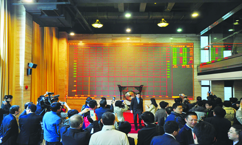 Trading on China's carbon market expands as cap for emissions allowances nears - Vimarsana News