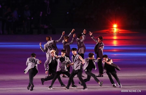 South Korean pop group EXO performs before the opening ceremony of the 17th Asian Games at the Incheon Asiad Main Stadium in Incheon, South Korea, Sept. 19, 2014. (Xinhua/Shen Bohan)