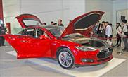 Tesla Model S owner smashes car’s windscreen over delayed delivery, bad ...