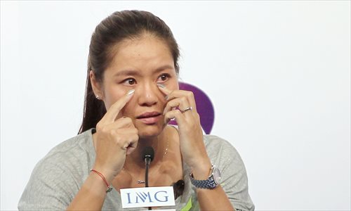 Tennis champ Li Na tearfully announces retirement, ending 15-year ...