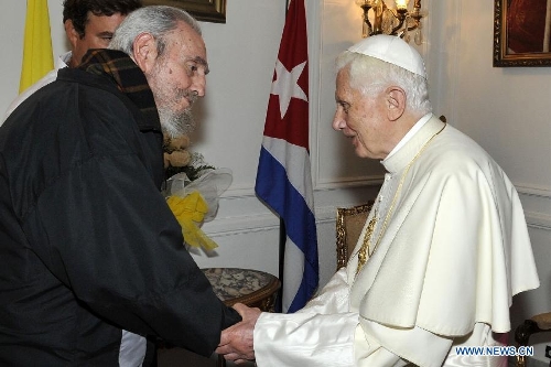 Archive image taken on March 28, 2012, shows Pope Benedict XVI (R) meeting with former Cuban leader Fidel Castro (L) in Havana, Cuba. Cuba celebrated the 87th birthday of its revolution leader Fidel Castro Tuesday with concerts, book presentations and other press highlights. (Xinhua/Pool) 