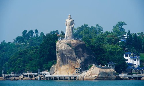 Photo taken on Aug. 18, 2017 shows the statue of Zheng Chenggong, a naval general who forced Dutch invaders to leave Taiwan, on the Gulangyu island off the coast of Xiamen, a scenic city in the southeast China's Fujian Province. The ninth BRICS summit will be held in Xiamen from Sept. 3 to 5, 2017. Photo: Xinhua