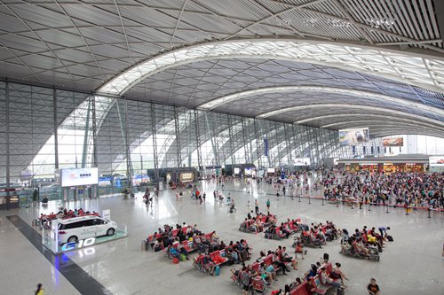 Passengers wait for flights at Chengdu Shuangliu International Airport. Photo: VCG