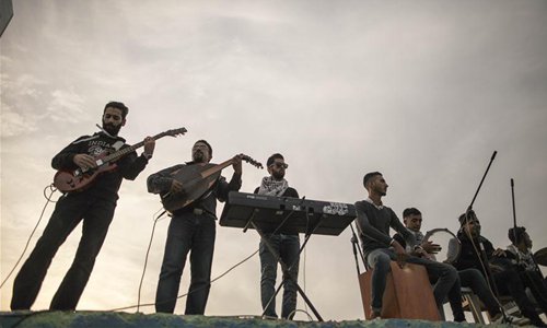 Hit livestreaming music band combines traditional Chinese instruments ...