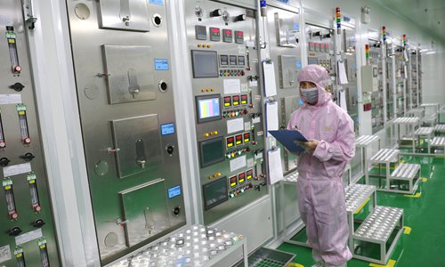 A worker at a semiconductor firm based in Chizhou, East China's Anhui Province Photo: VCG